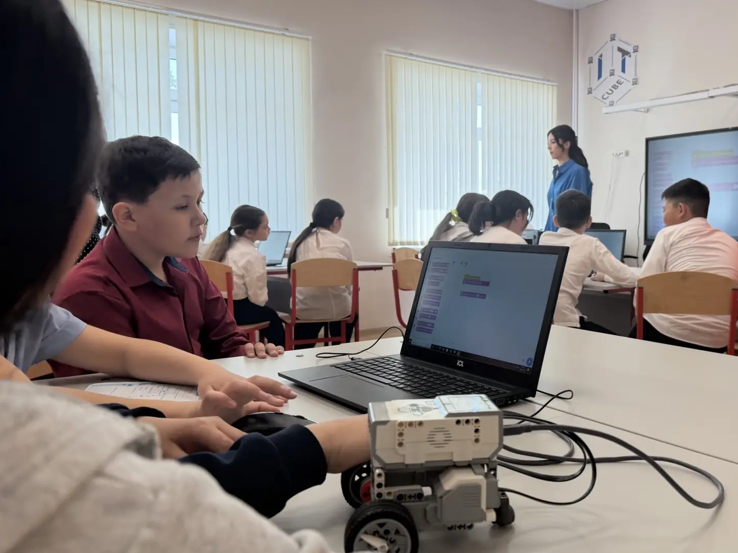 Соревнования по робототехнике «РобоГонки».