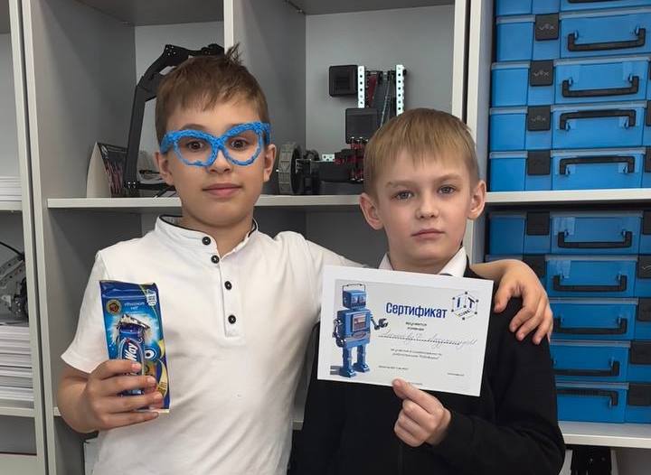 Соревнования по робототехнике «РобоФишки».